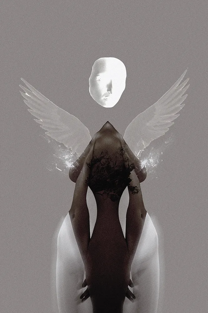 Rebirth of the Bird : corps féminin aux ailes blanches surmonté d’un masque flottant